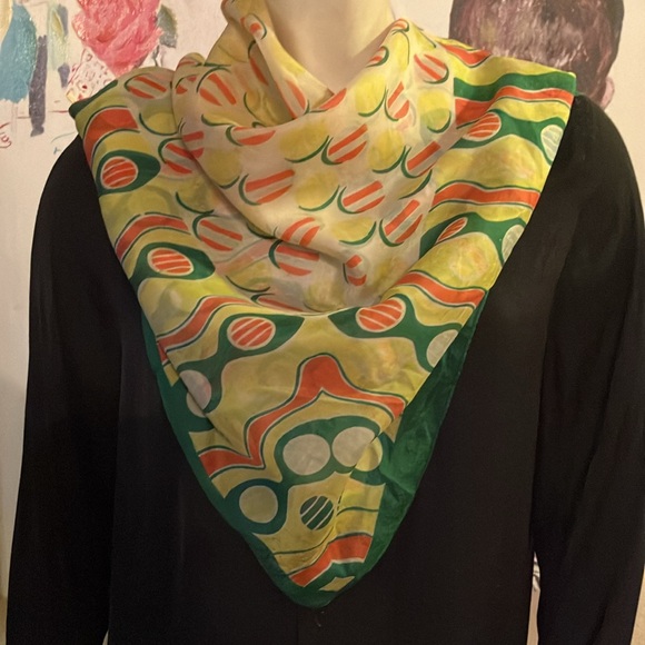 Gorgeous, green vintage scarf. - Picture 5 of 6